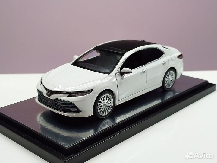 1:43 Toyota Camry
