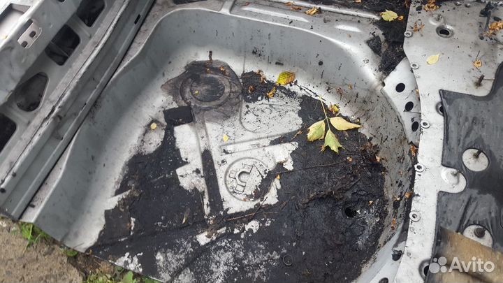 Крыло левое Mercedes-Benz CLK320 A208 W208 кабрик