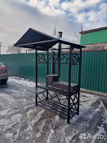 Мангальная зона под крышей