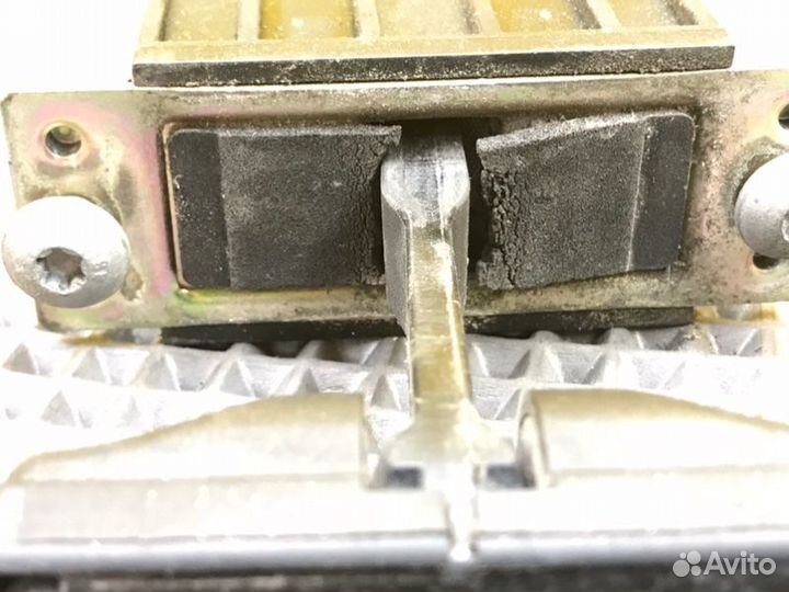 Ограничитель двери задний правый Mercedes-Benz