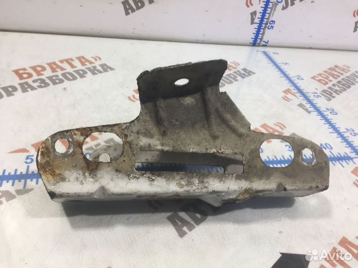 Рено Трафик Кронштейн крыла передний левый