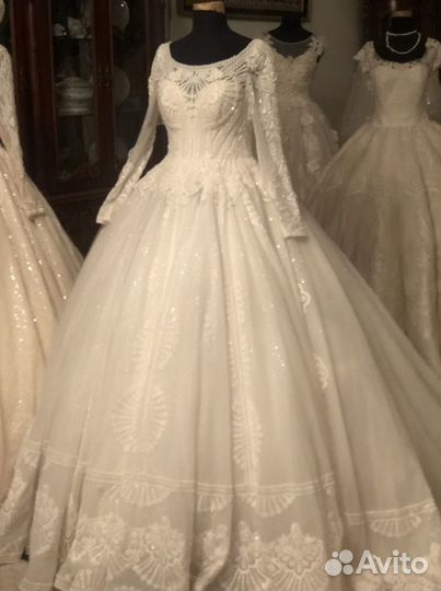 Свадебное платье