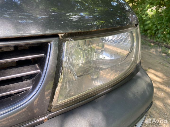 Фары передние Mitsubishi Space Wagon 2