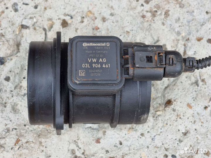 Расходомер воздуха Ауди Фольксваген 03L906461