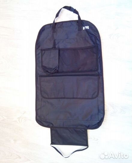 Защитная накидка в авто