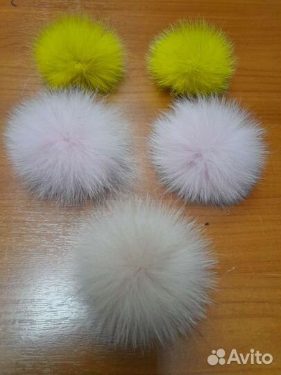 Меховые помпоны для декора