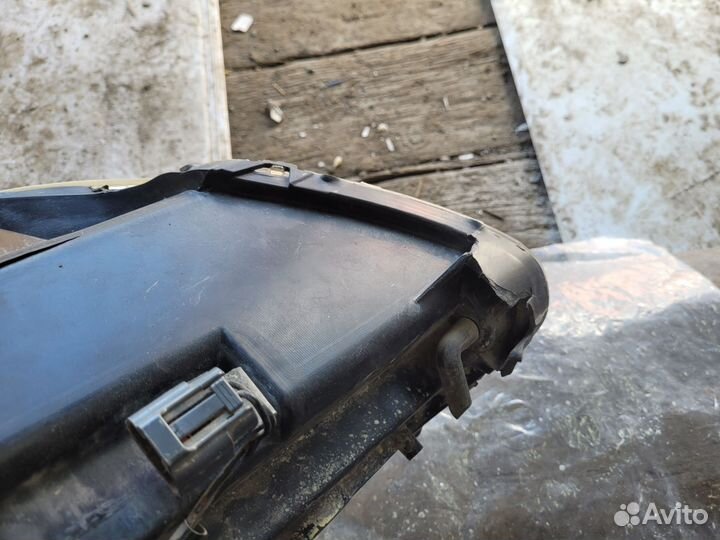 Фара передняя левая Mazda Verisa