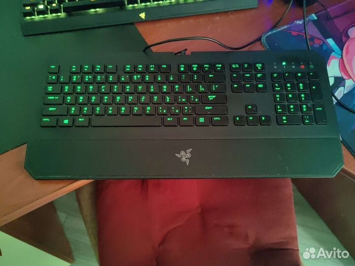 Клавиатура razer deathstalker с подсветкой
