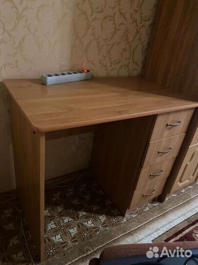 Стол письменный