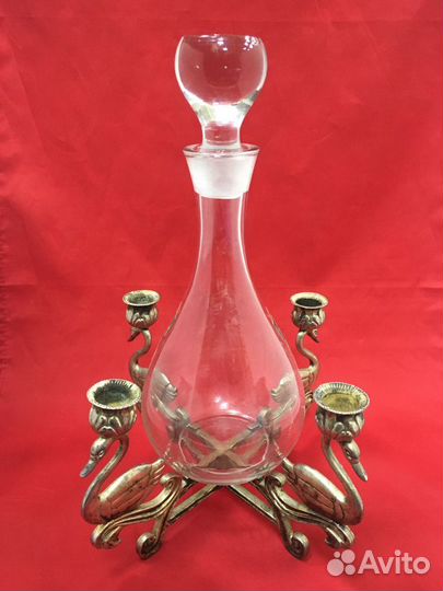 Графин старинный на подставке с подсвечниками