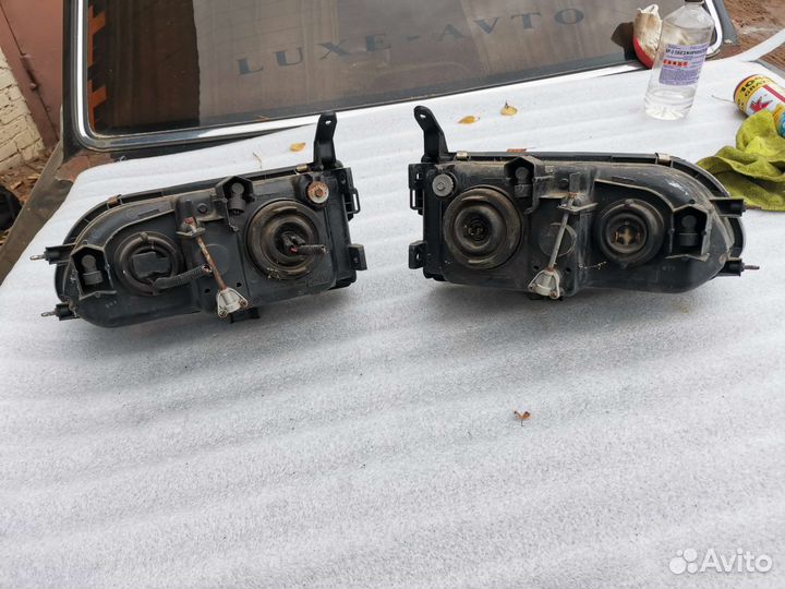 Фары Mitsubishi Delica Space Gear PB5W