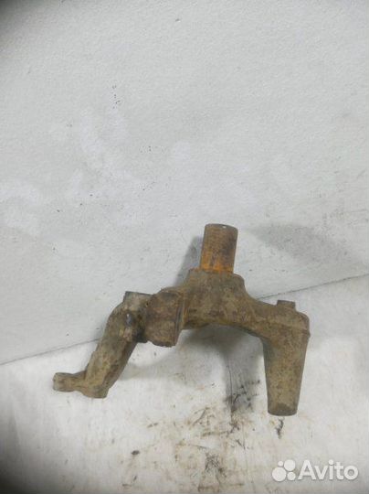 Кулак поворотный задний правый Skoda Octavia A5