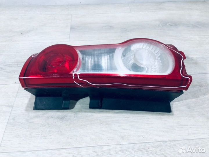 Фонарь задний правый Лада Ларгус
