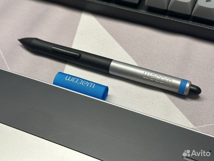 Графический планшет Wacom Intuos Pen & Touch Small