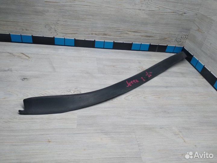 Накладка двери задняя левая Volkswagen Jetta