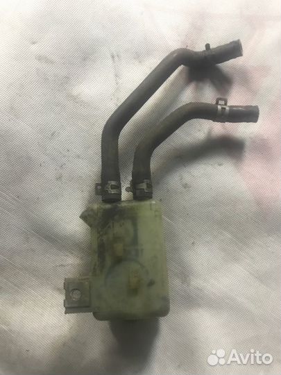 Бачок для тормозной жидкости Toyota Ipsum SXM10G