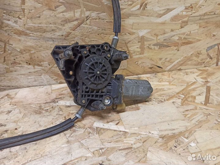 Стеклоподъемник передний правый Renault Clio