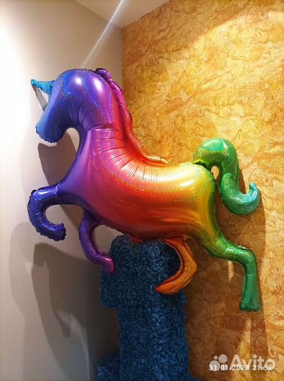 Надувной единорог