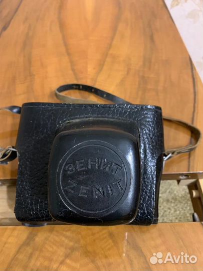 Плёночный фотоаппарат zenit