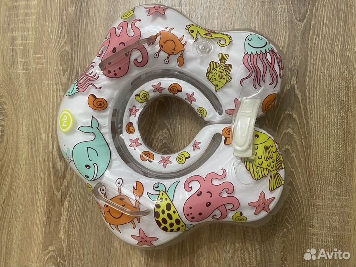 Надувная лодка и круг для малышей