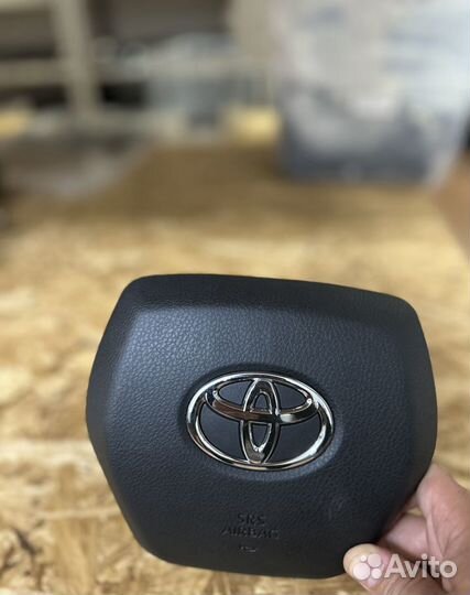 Подушка безопасности в руль Toyota Camry v70