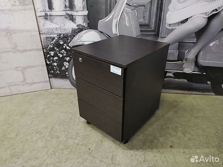 Тумба подкатная, 3 ящика бу 09-239