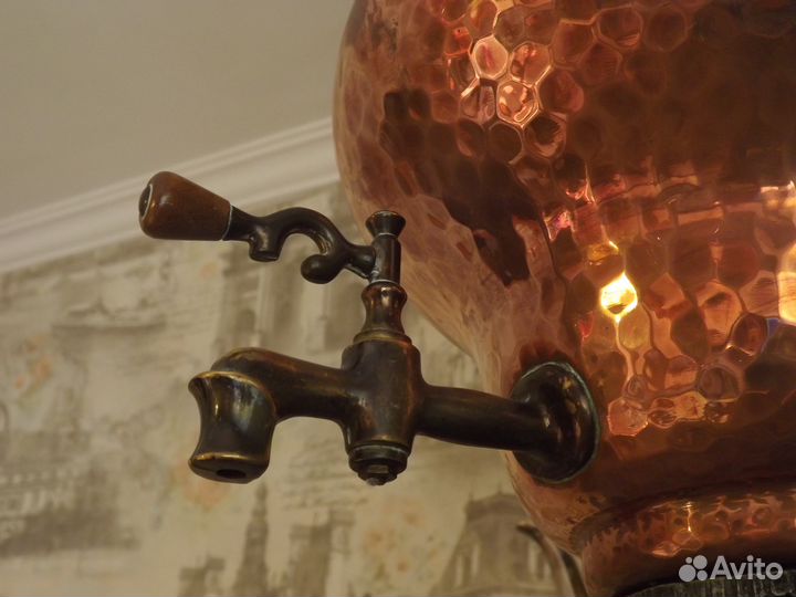 Интересный самовар. Горит как золото