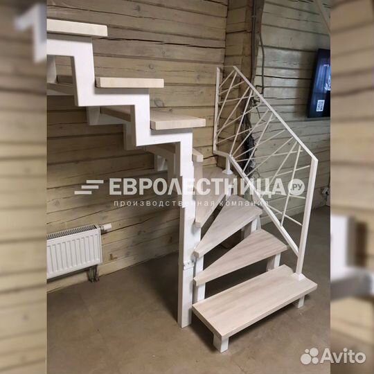 Лестница на металлическом каркасе