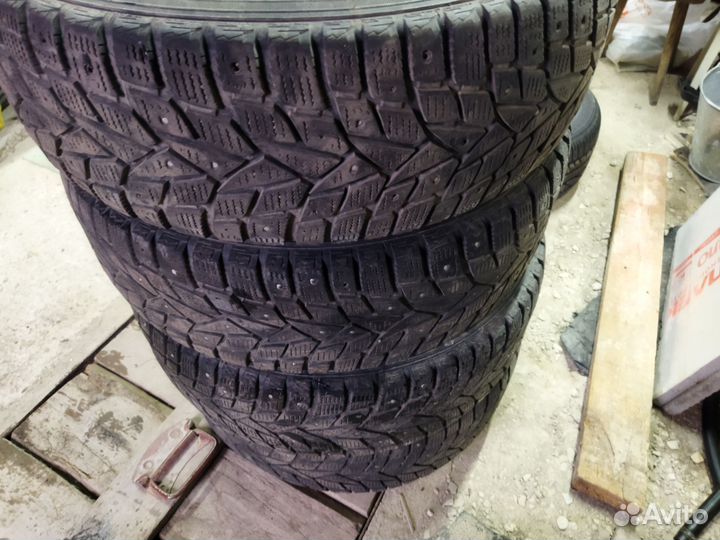 Dunlop Grandtrek AT1 215/65 R16