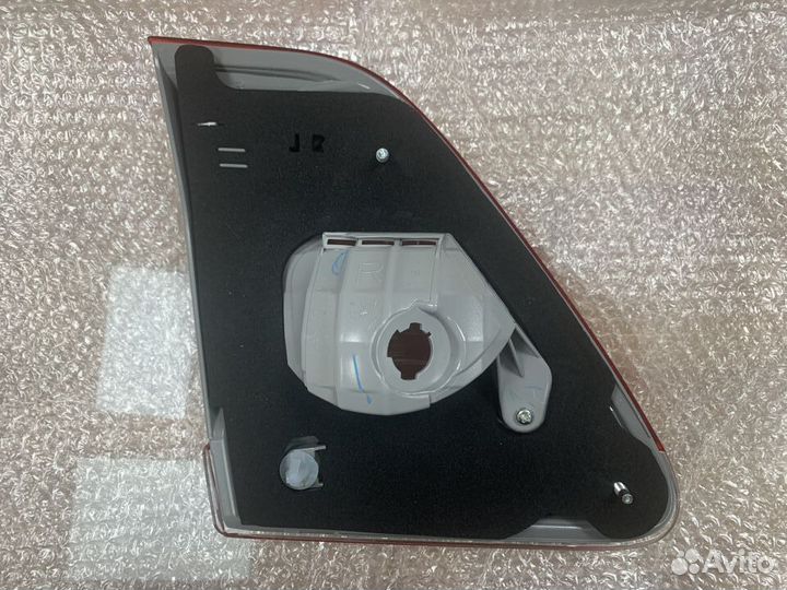 Фонарь внутренний правый оригинал Toyota Corolla