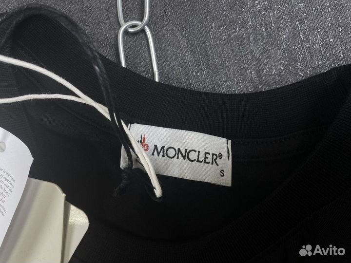 Футболка Moncler