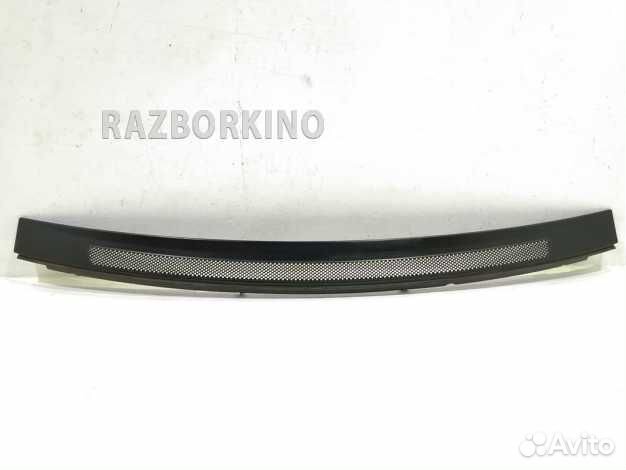 Водосток лобового стекла (жабо)