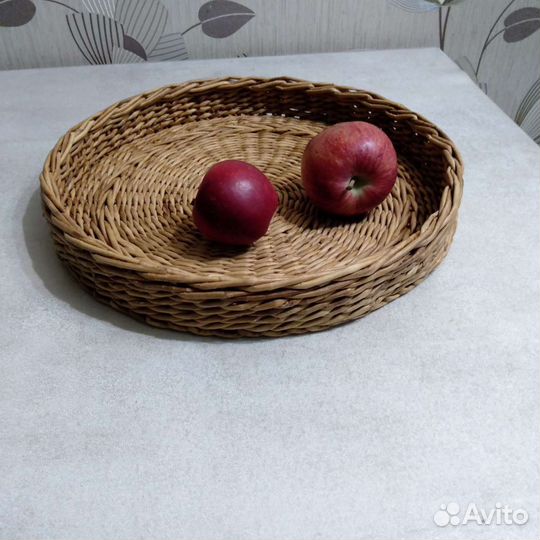 Поднос плетеный