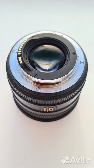 Объектив на Canon Sigma AF 50 mm f/1.4 EX DG HSM