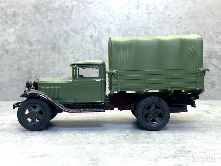 Коллекционная модель газ-аа 1:43 DeA