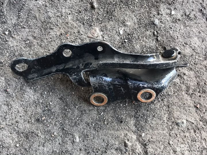 Toyota RAV4 20 петли капота стойка замка