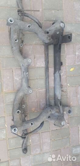 Подрамник мерседес w204 w207