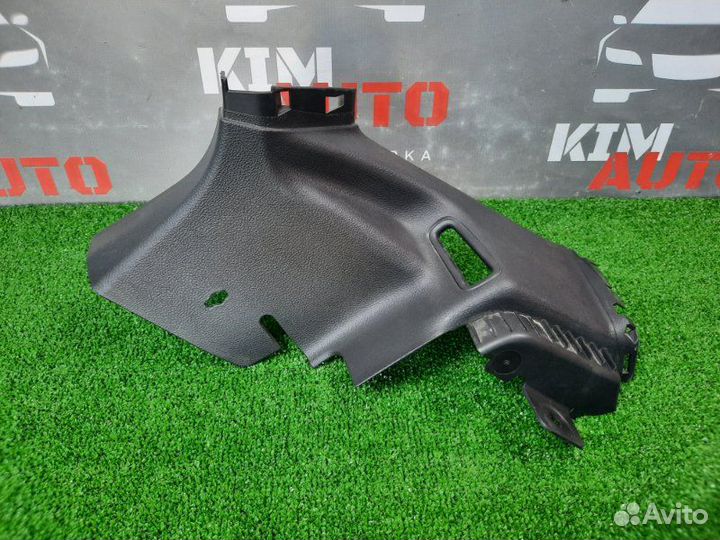 Накладка задней стойки правая Ford Focus 3 седан