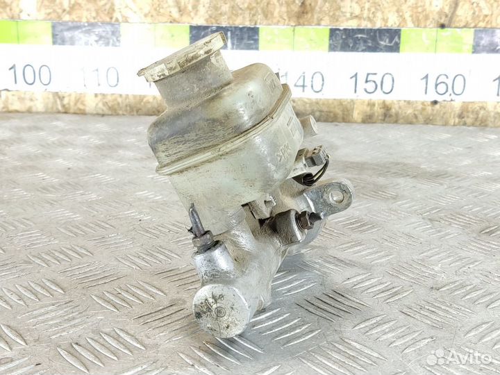 Цилиндр тормозов главный Mitsubishi Lancer Cedia