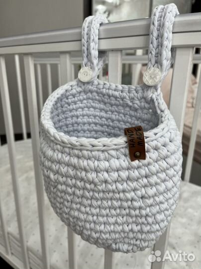 Подвесная корзинка на кроватку