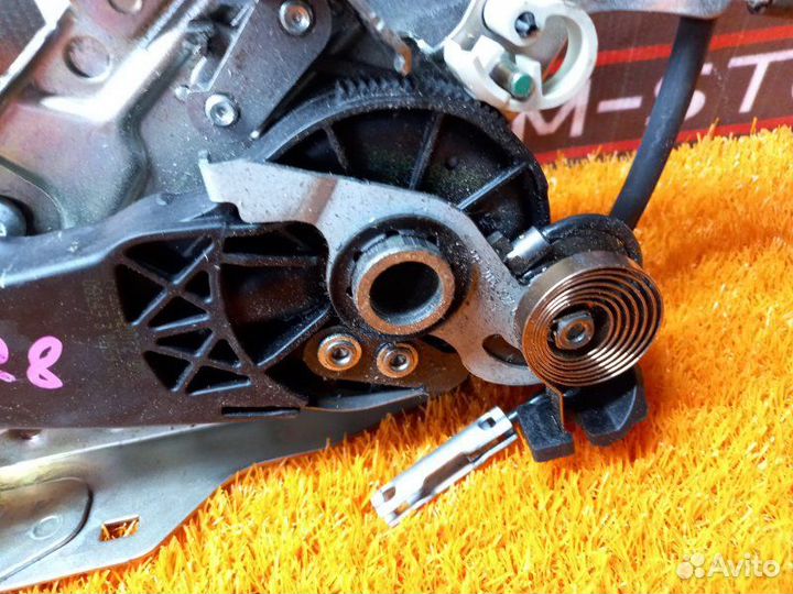 Педаль стояночного тормоза Mercedes-Benz C-Class