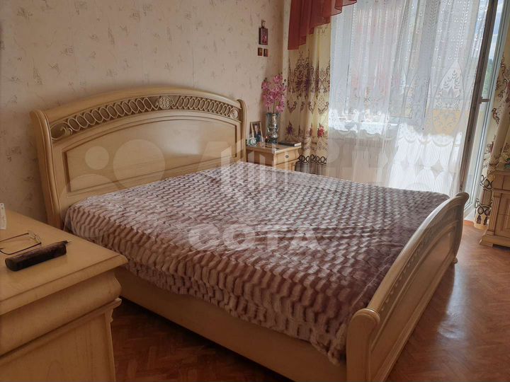 2-к. квартира, 55 м², 2/10 эт.