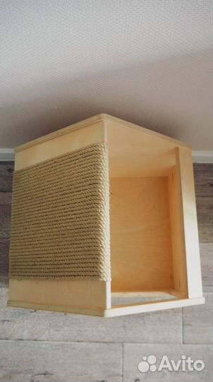 Домик для котика с когтеточкой