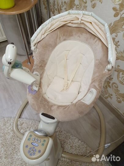 Укачивающий центр Graco Sweetpeace