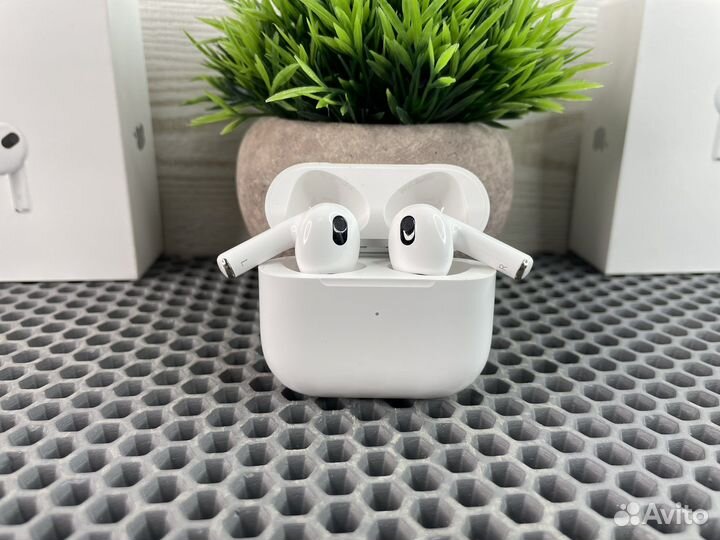 Эирподс три