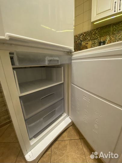 Холодильник indesit 2 м