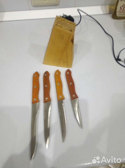 Набор кухонных ножей с подставкой