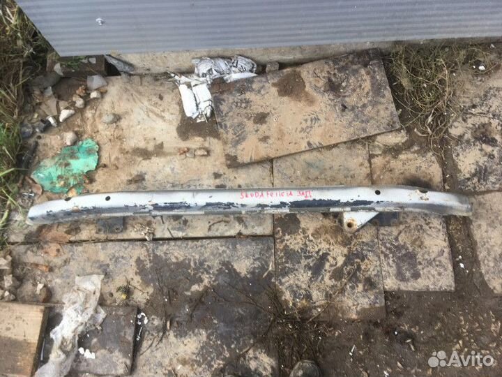 Усилитель бампера задний Skoda Felicia