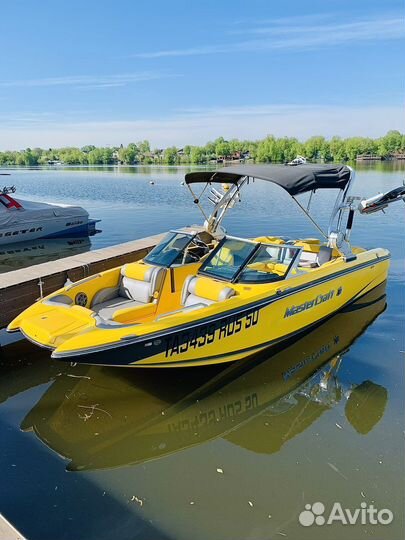Катер буксировщик Mastercraft x25