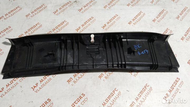 Накладка замка багажника Mazda 3 BK хэтчбек LF 2.0